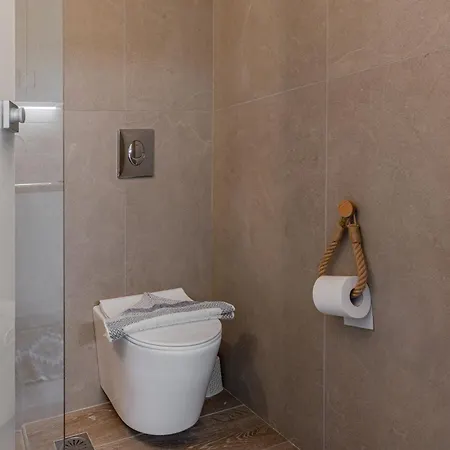 μελίτατα 19 *