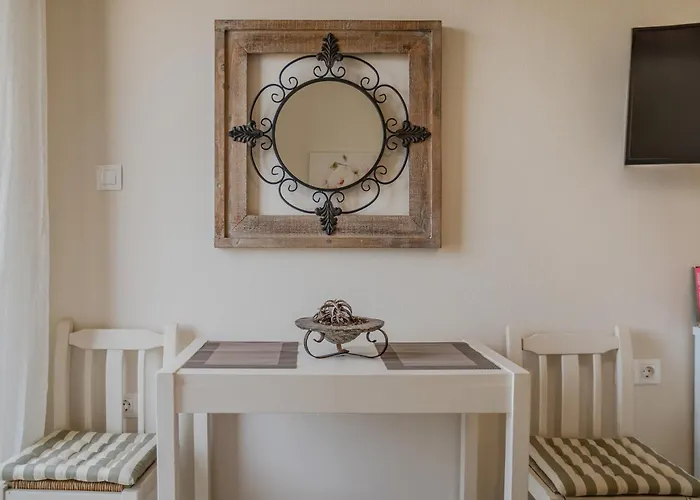 μελίτατα 19 *